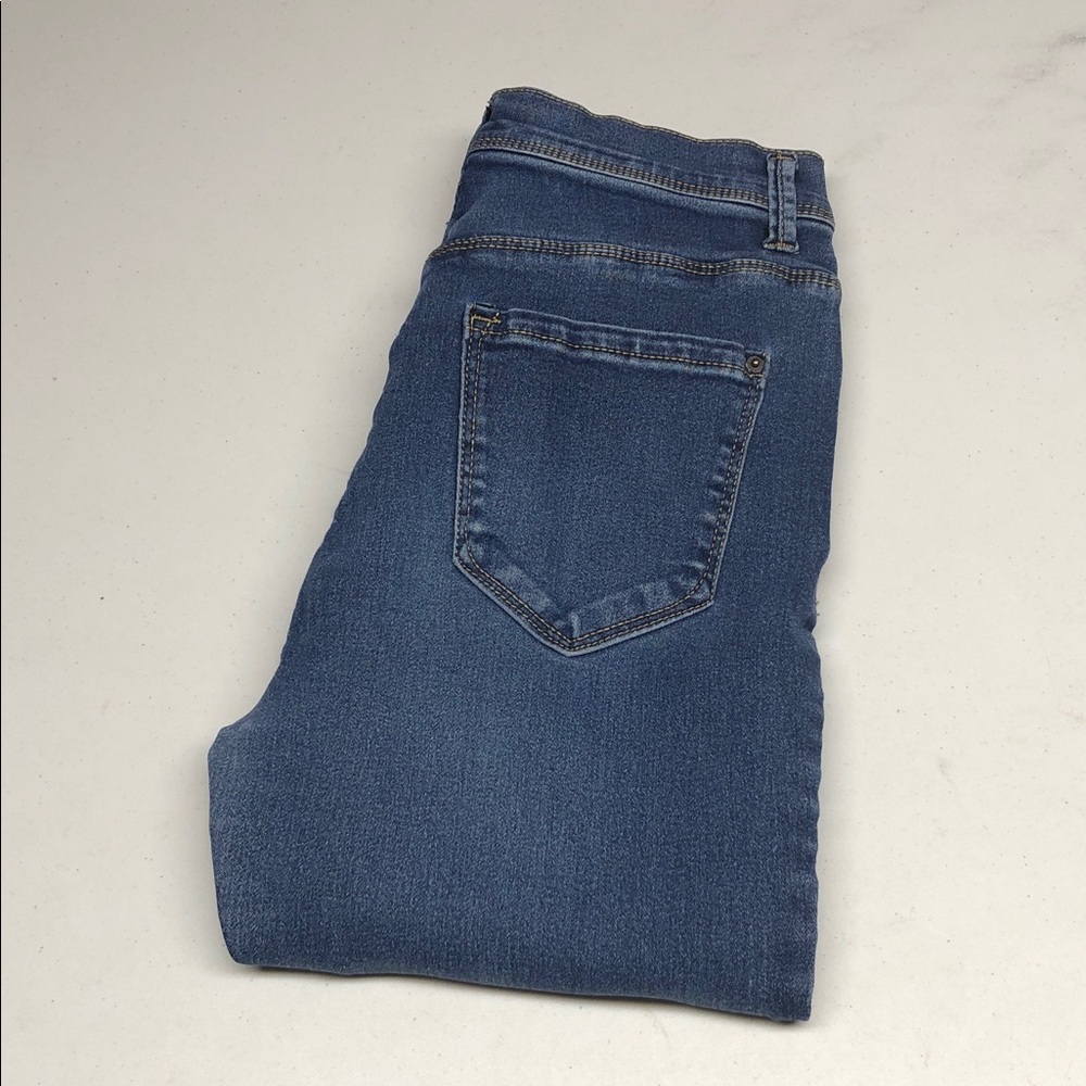 CURVE APPEAL HIGH-RISE MINIMALIST JEGGING JEANS 6/28x26 ⭐️